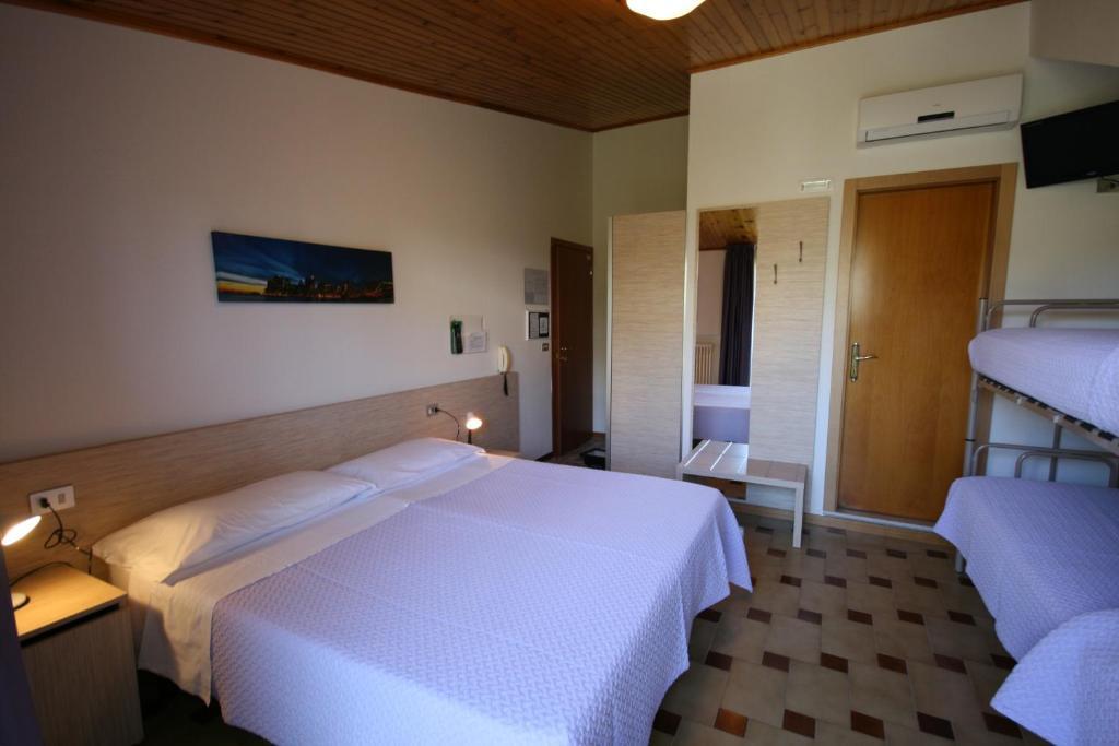 Albergo Centopini Gemmano Δωμάτιο φωτογραφία
